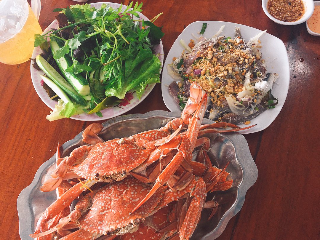 Gỏi cá trích và ghẹ Hàm Ninh Phú Quốc